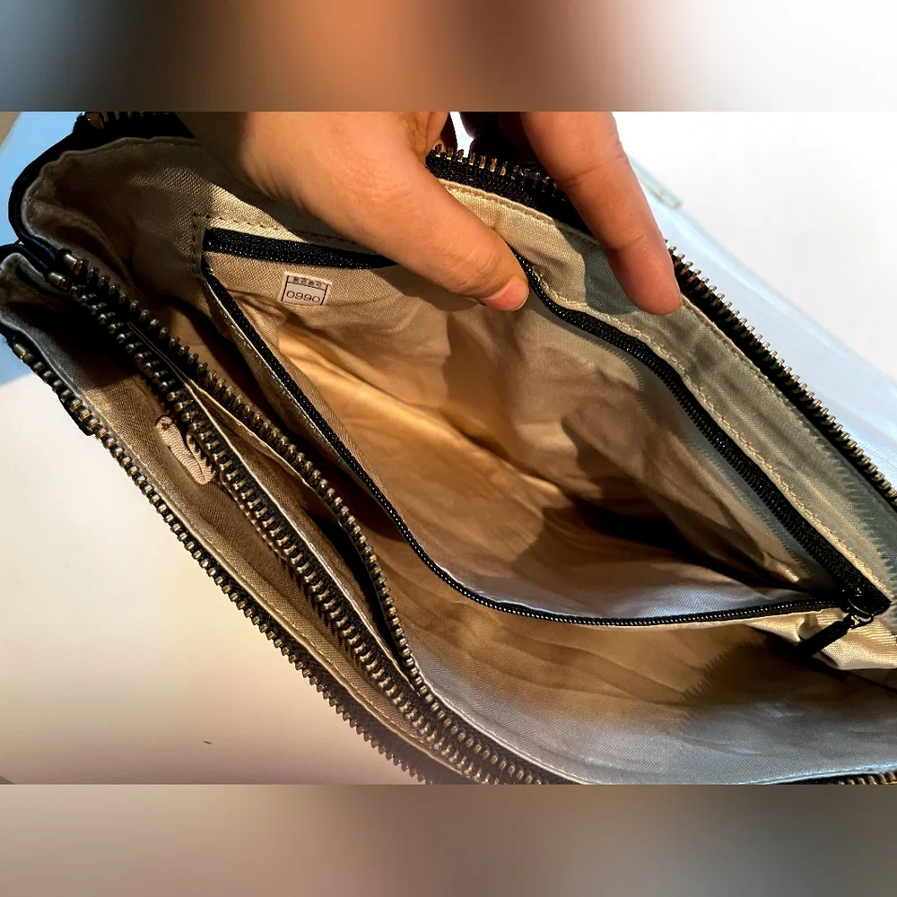 Genuine leather imported heavy quality luxurious bag - Picture 6 of 16